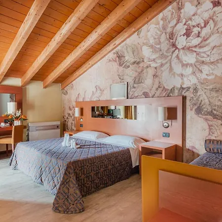 Verona Hotel 3*